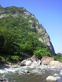 小滝川ヒスイ峡（小滝川硬玉産地）：北陸エリア | おでかけ